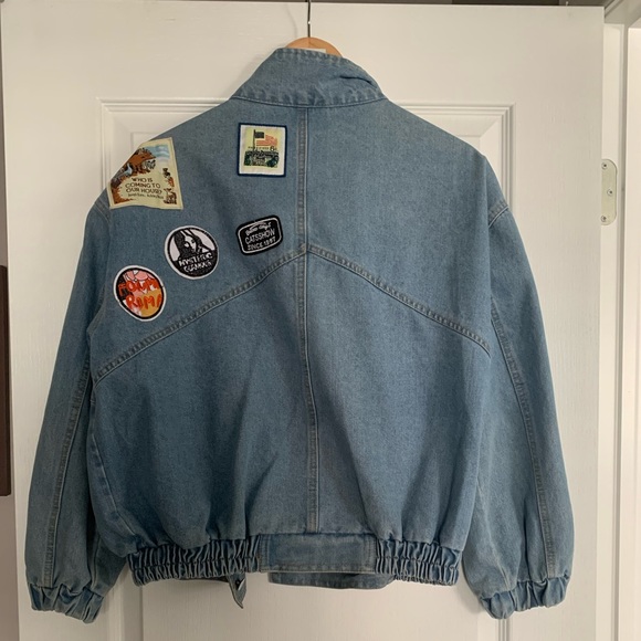 Vintage denim jackets with patches on back. - Picture 4 of 4